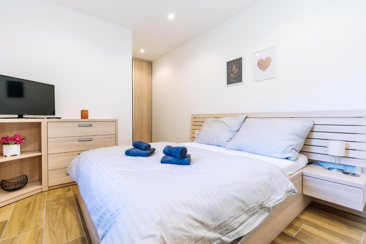 Apartment Hugo Blatna ฮอร์นีบลาทนา ภายนอก รูปภาพ