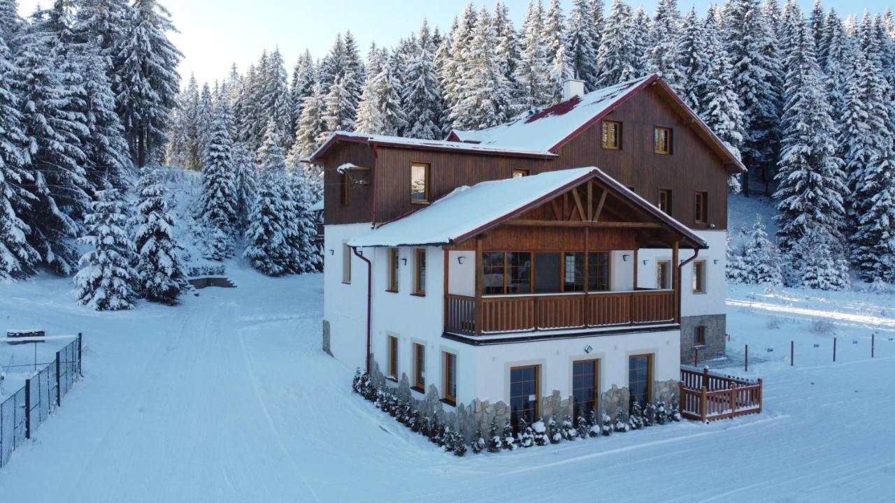 Apartment Hugo Blatna ฮอร์นีบลาทนา ภายนอก รูปภาพ